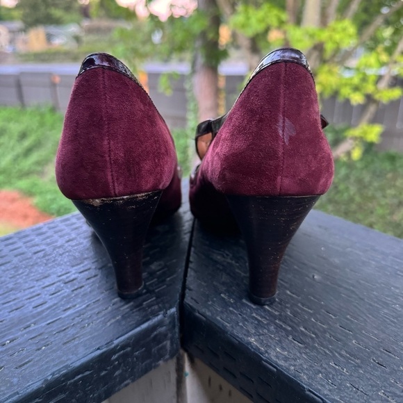 Sofft Women’s Red Suede Ankle Strap Heel Size 9 - Picture 5 of 9